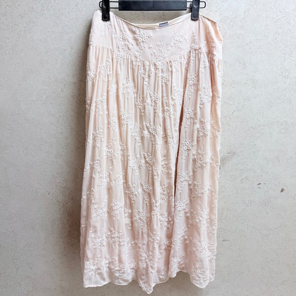Liz Claiborne Collection Dresses & Skirts - Liz Claiborne Collection 14 NWT Beige Floral‎ Embroidered Boho Summer Long Skirt